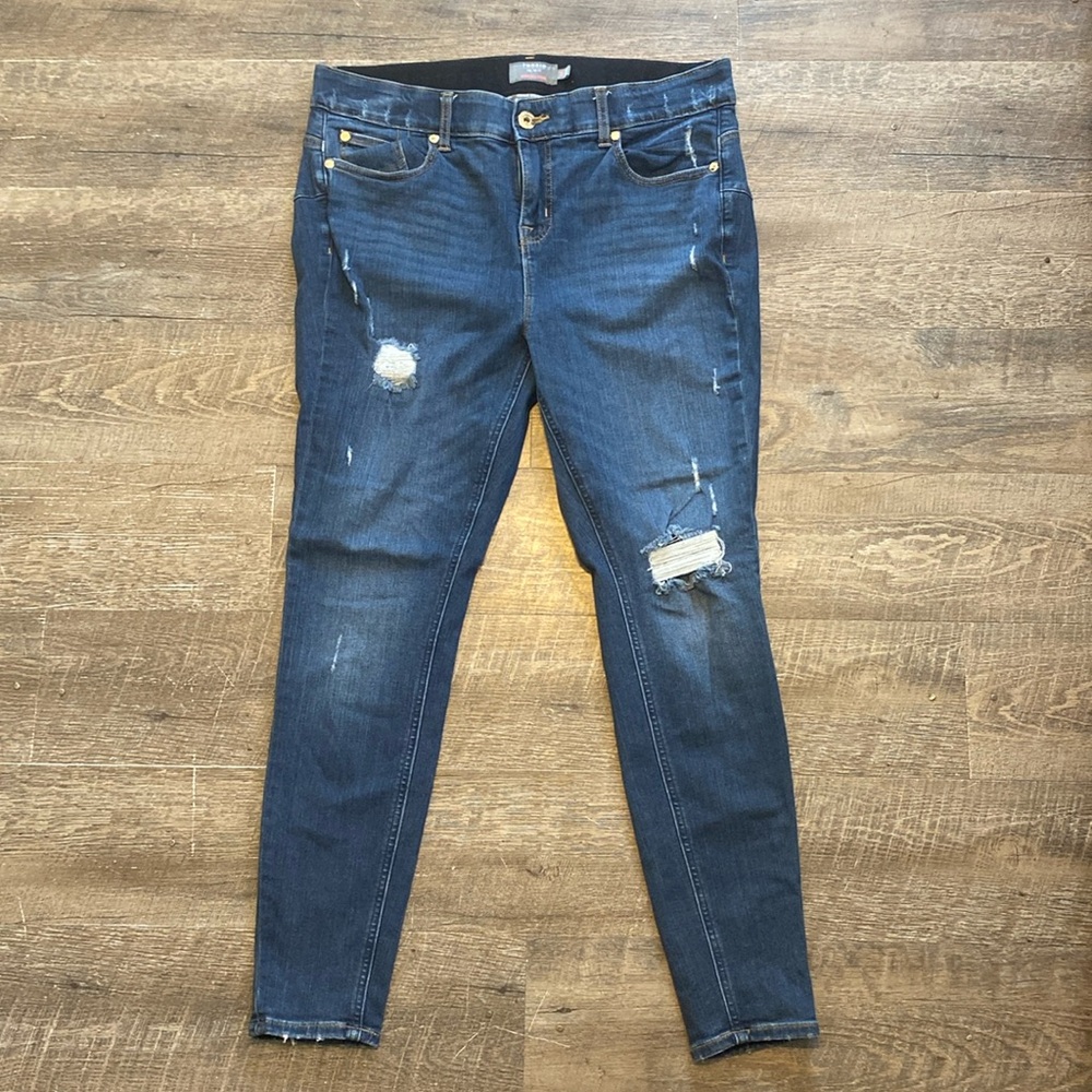 Torrid Bombshell Skinny Jeans (Stretchy) Size 16R